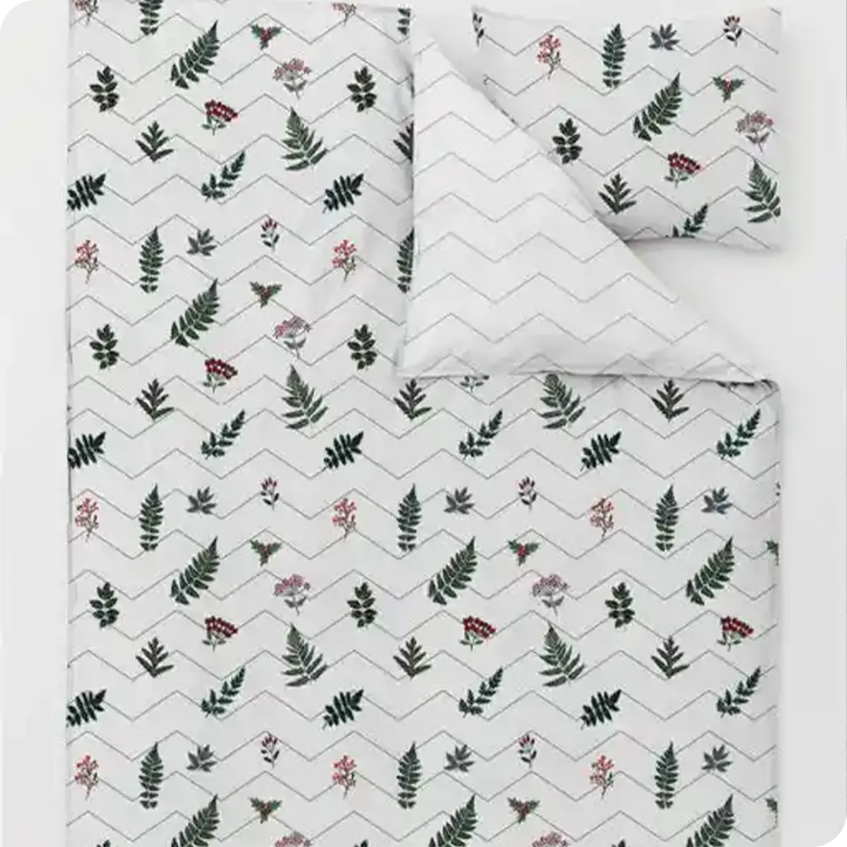 Festive Christmas Quilt Set - Cozy Bedding for Holiday Nights detail1